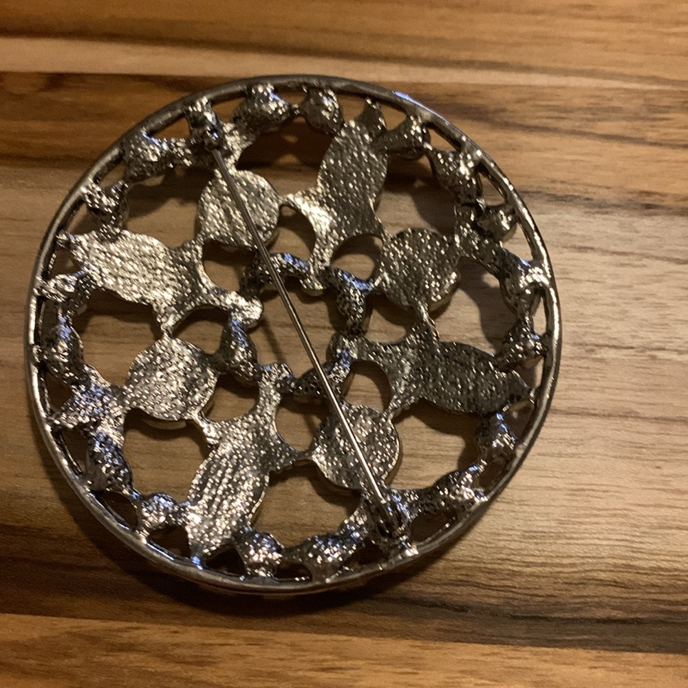 Brooch - Picture 2 of 3